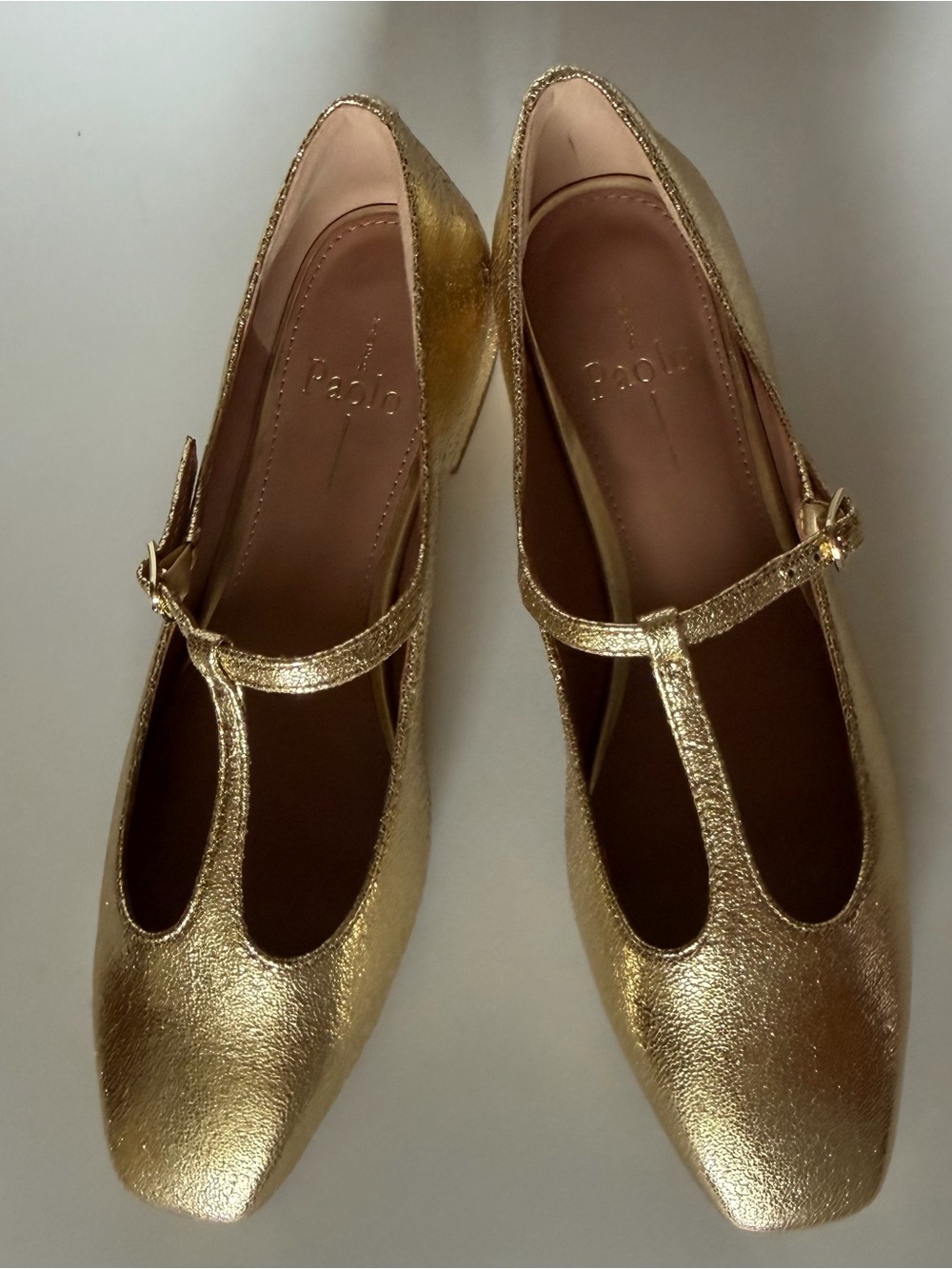 Línea Paolo 1” Gold T-strap Crinkle Marcel-L Mary Jane Heel NIB